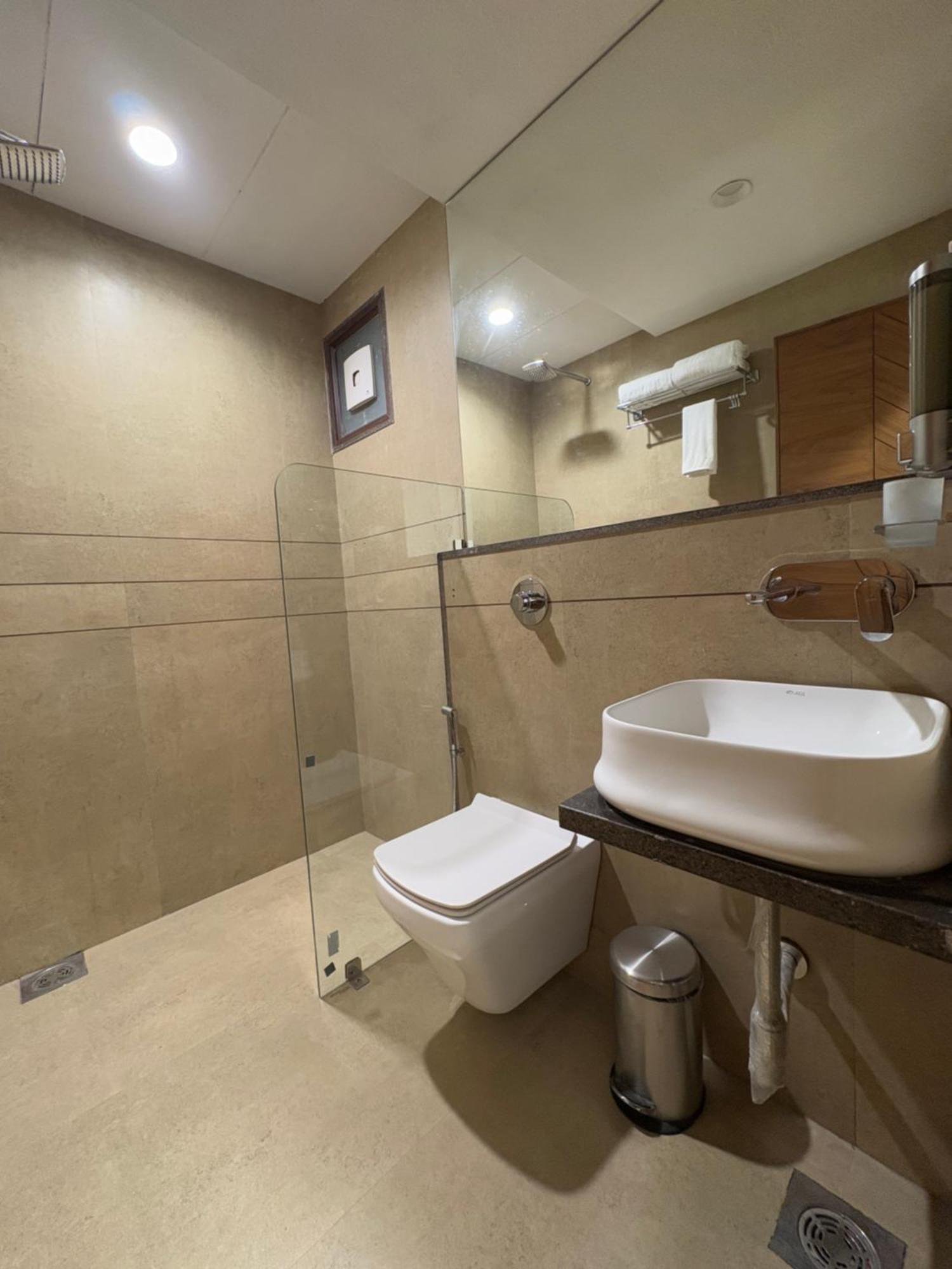 Pam Premium Hotel Vadodara Dış mekan fotoğraf