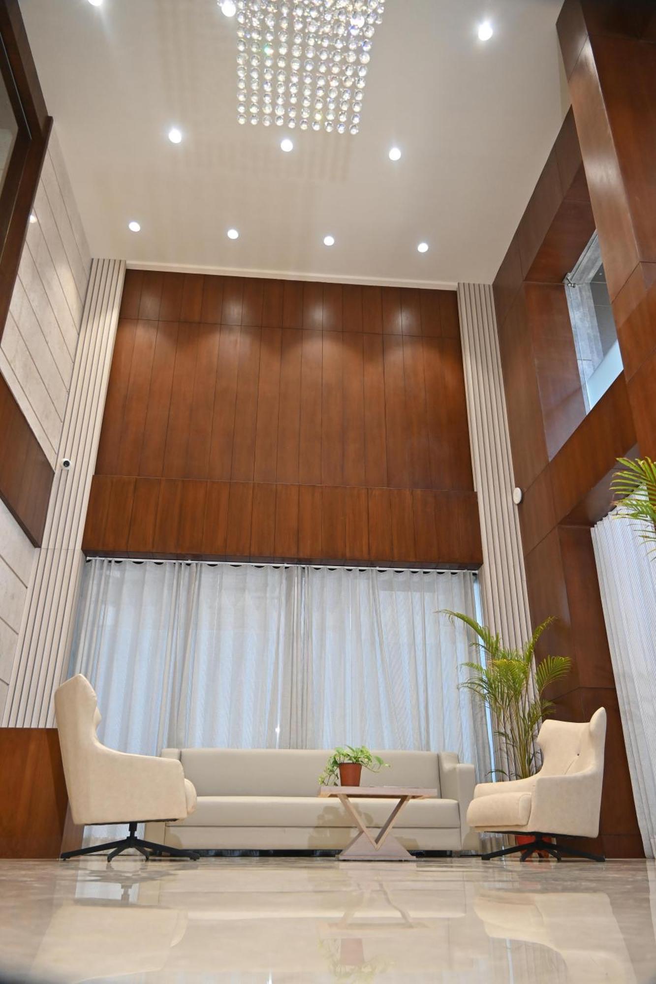 Pam Premium Hotel Vadodara Dış mekan fotoğraf